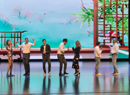 spbo1即时比分足球比分
留学生参加“第七届山海青缘·我的留学青岛故事”才艺大赛